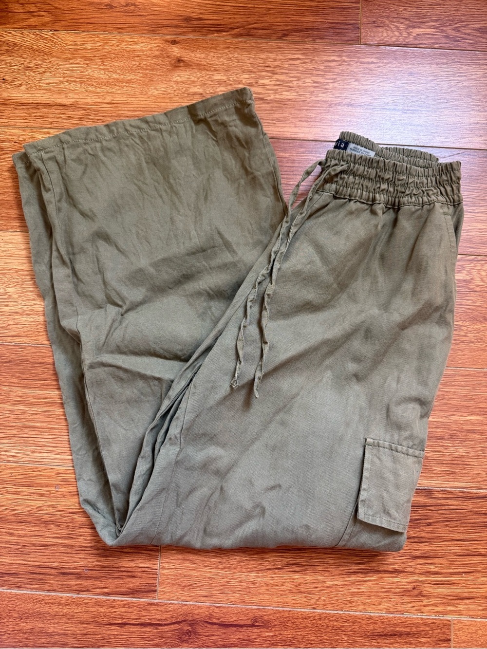 Alice + Olivia Olive Green Linen Cargo Pants with Drawstring Waist - Picture 1 of 5
